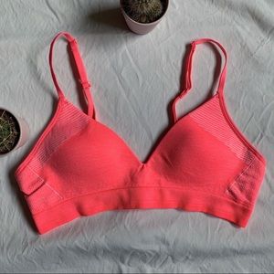 Aerie wireless bra wire free lightly lined S